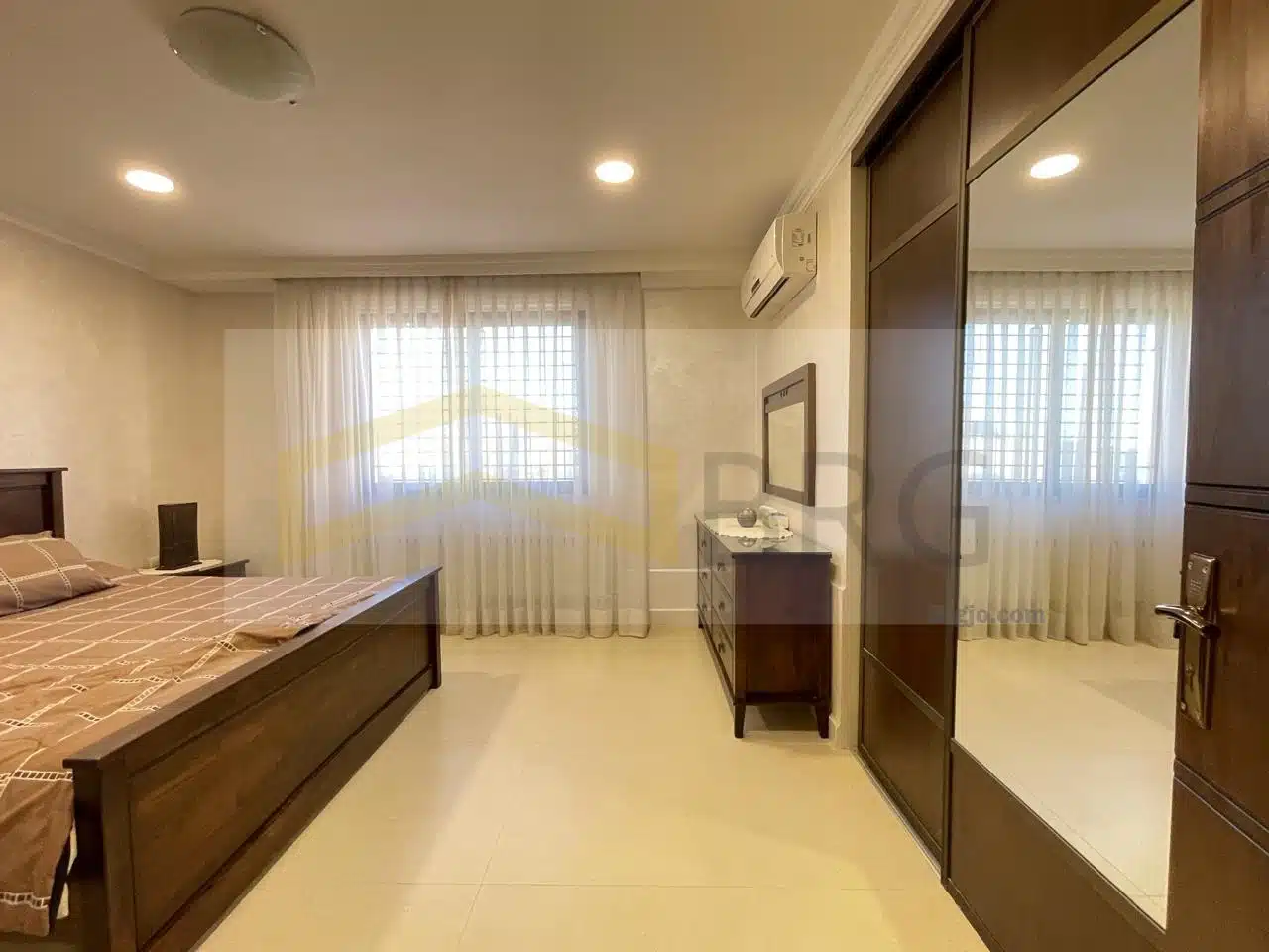 WhatsApp Image 2024-09-17 at 7.32.29 PM