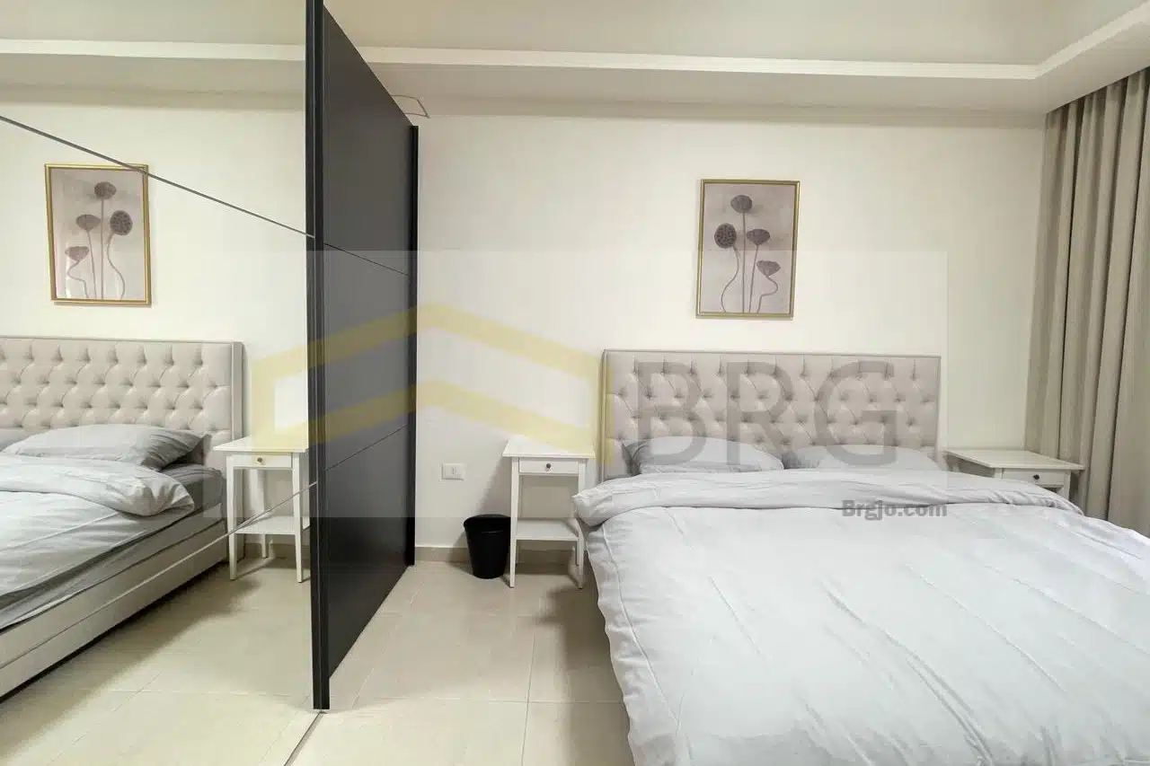 5f98706b-d5d1-4b52-aaa5-5af4a260628d