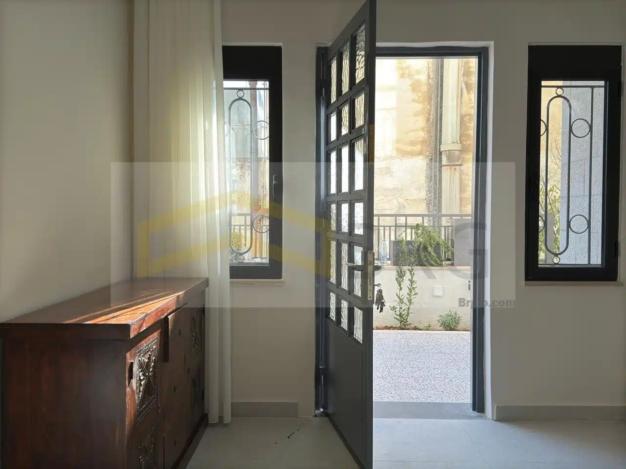 28566340-2cbc-456f-84b7-2e9e08f9e016