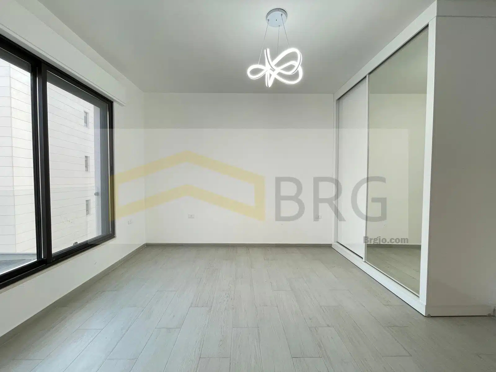 WhatsApp Image 2025-01-20 at 5.24.44 PM (1)