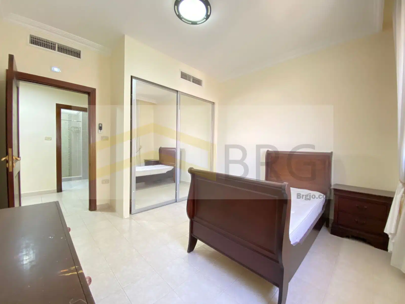 4ca90a7c-b214-42f9-a390-769d5da6c339