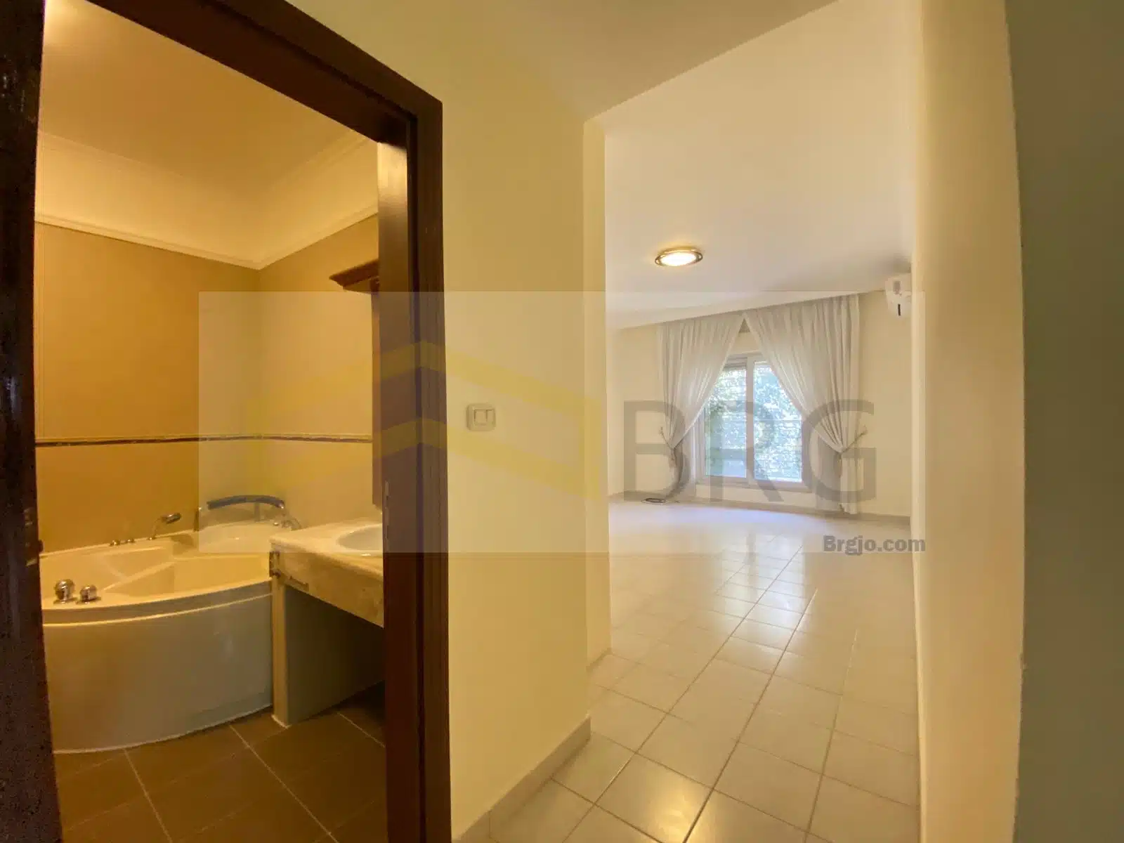 8b3bf83a-d257-4284-ad99-d4d3c591a84d