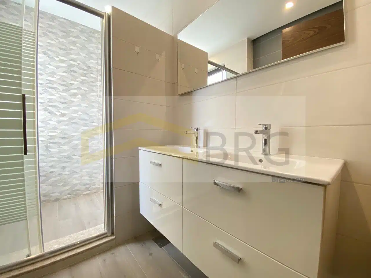 aa162ead-dcac-4e26-b8e6-5ac84ddc44d3