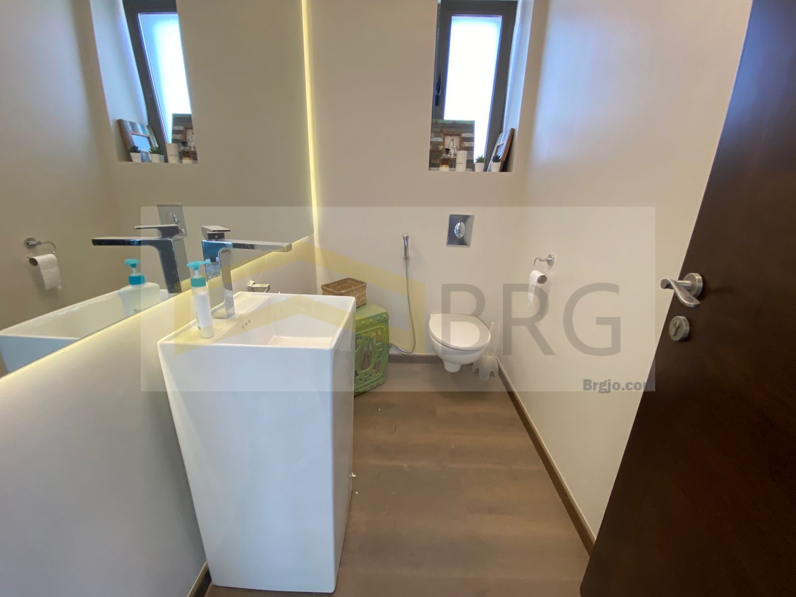 71dec40b-8dfc-4c0e-9ca4-0e8bc6ec127c