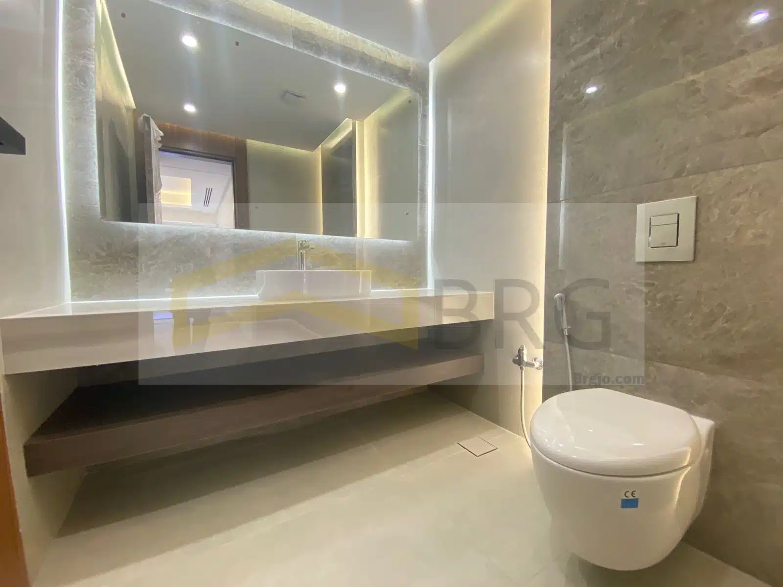 b489e966-a665-4ef8-ae1a-876611677290