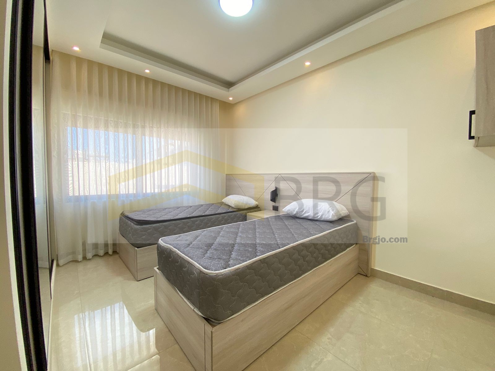 b73512b9-45a6-4963-9b98-91f87ccb6ca0