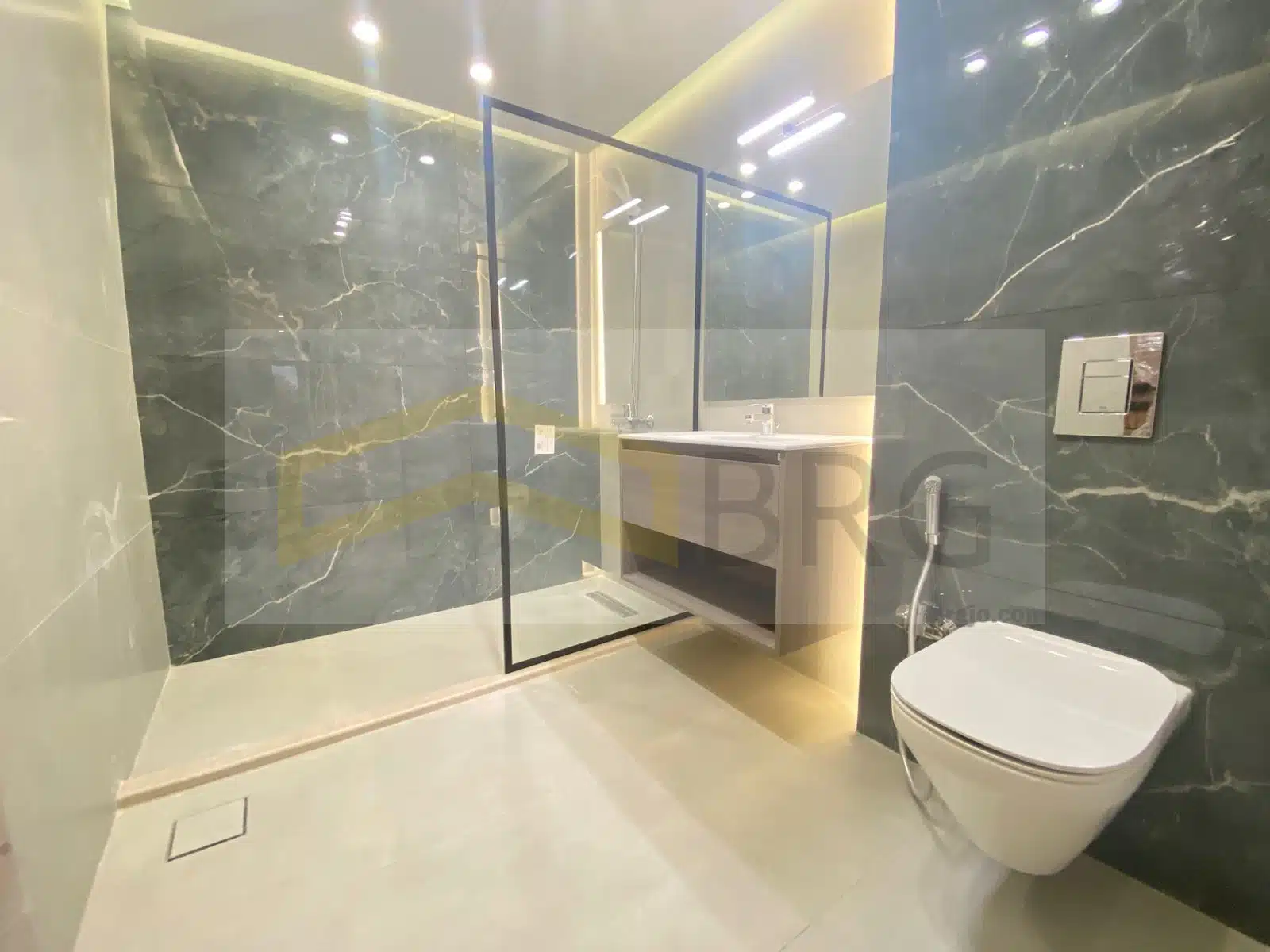 ea67e979-4b7f-4333-a96a-2d1a8f2352f3