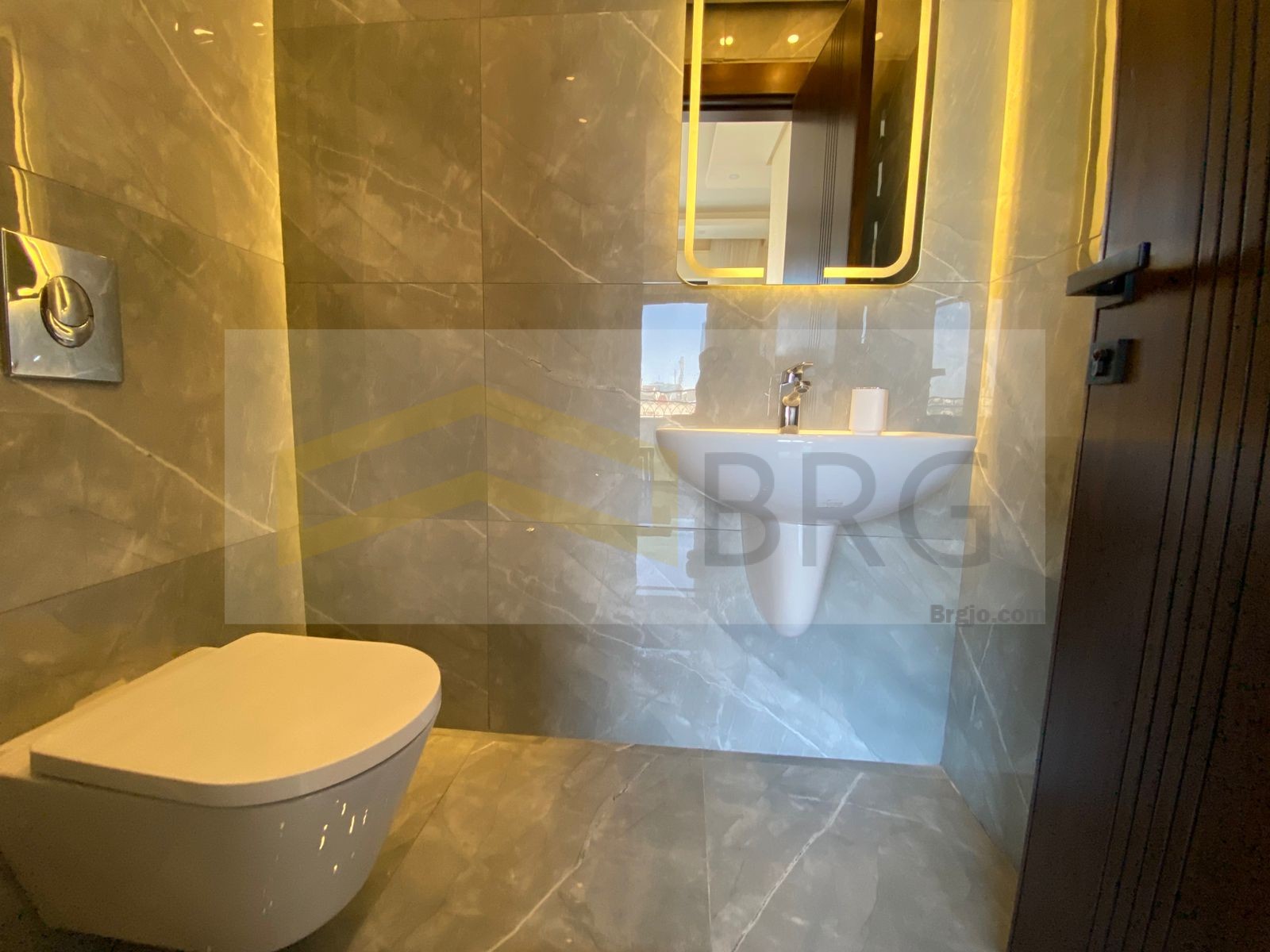 fb7f94e9-2d98-4f1c-adcb-9320b62676a0