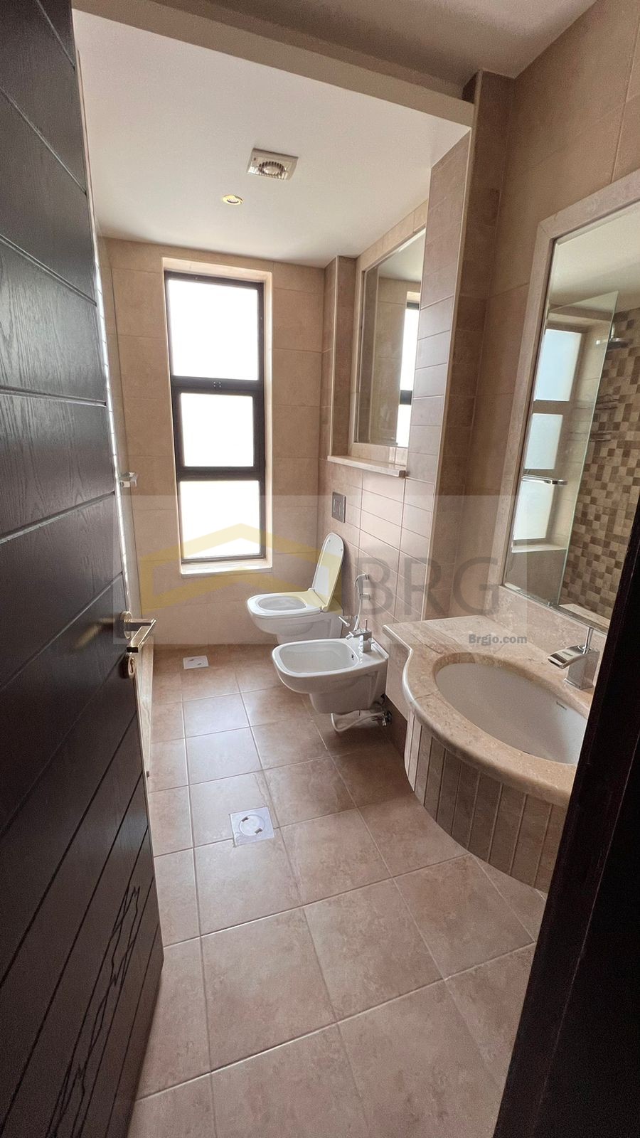 057b694d-58b0-4bad-86e2-589a2b4e49ef