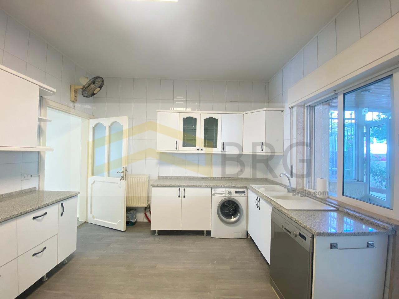 062dc3d1-9be3-49db-a6ed-1816cf437823