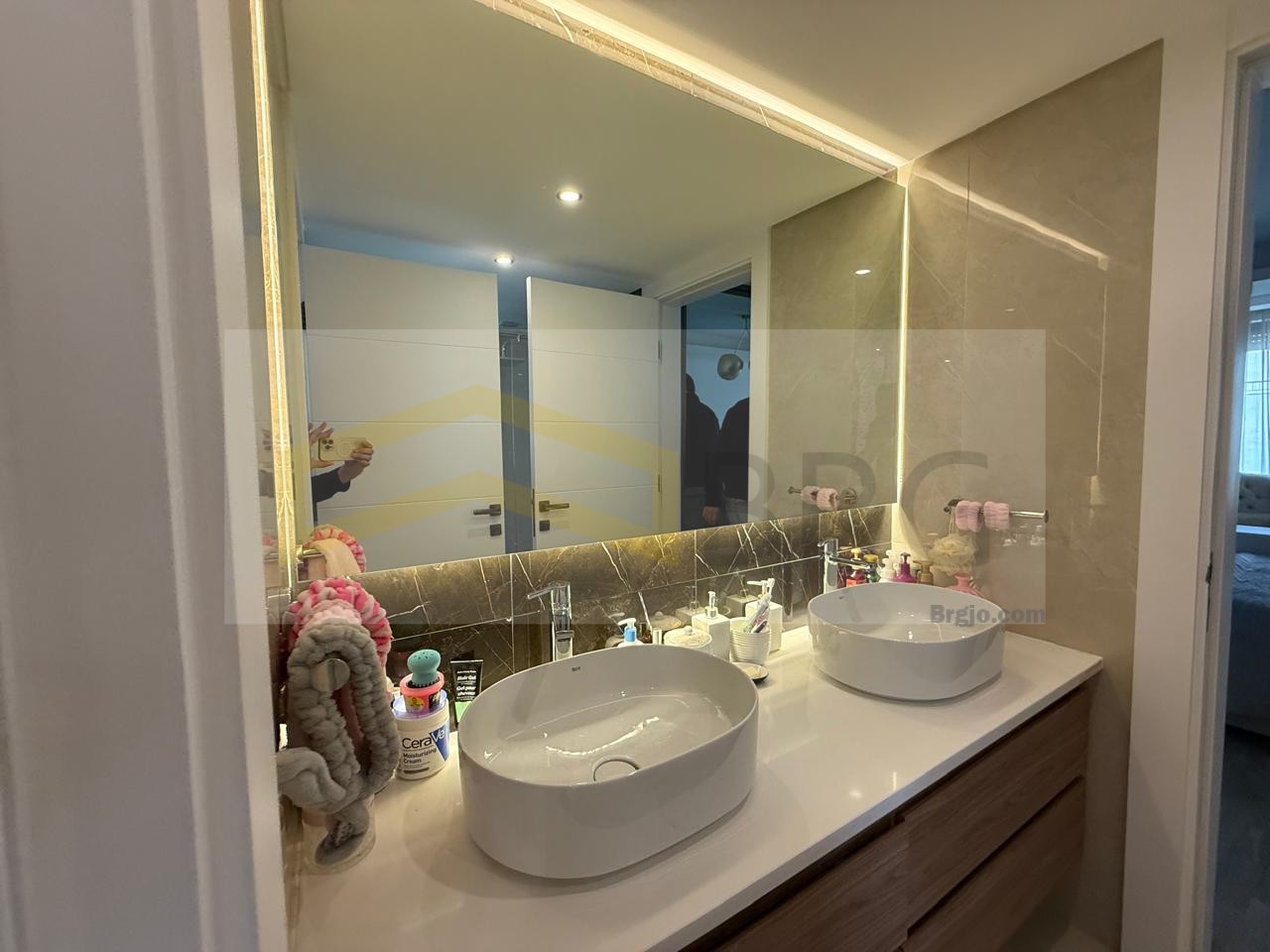 0a73c4f4-78ba-4b68-a68b-cab3302d56b6