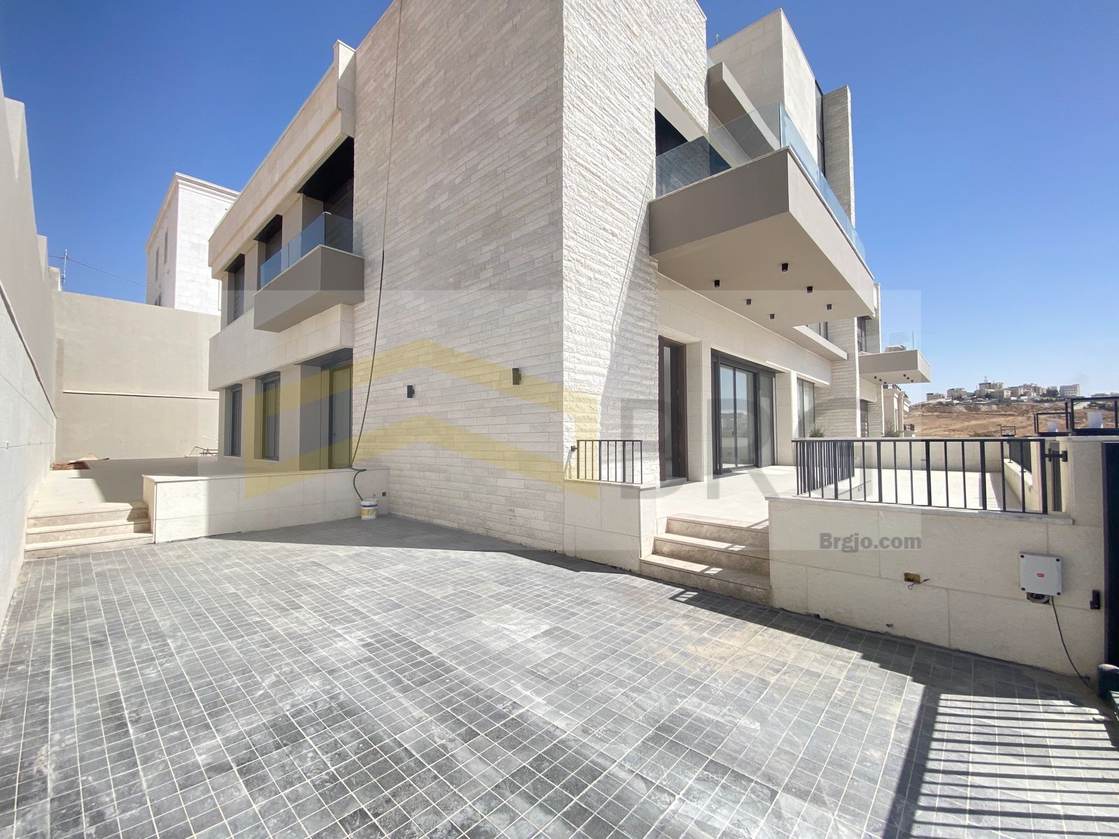 0ca8a7de-c940-4770-88f8-b3df484c04a3