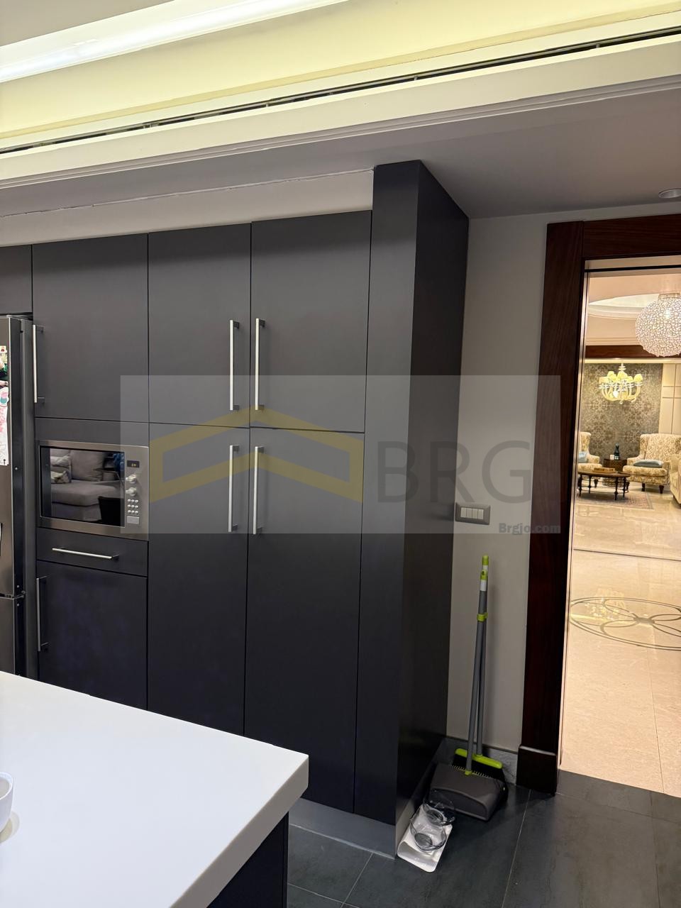 28e63201-2b03-4c33-befb-441b8faf328b