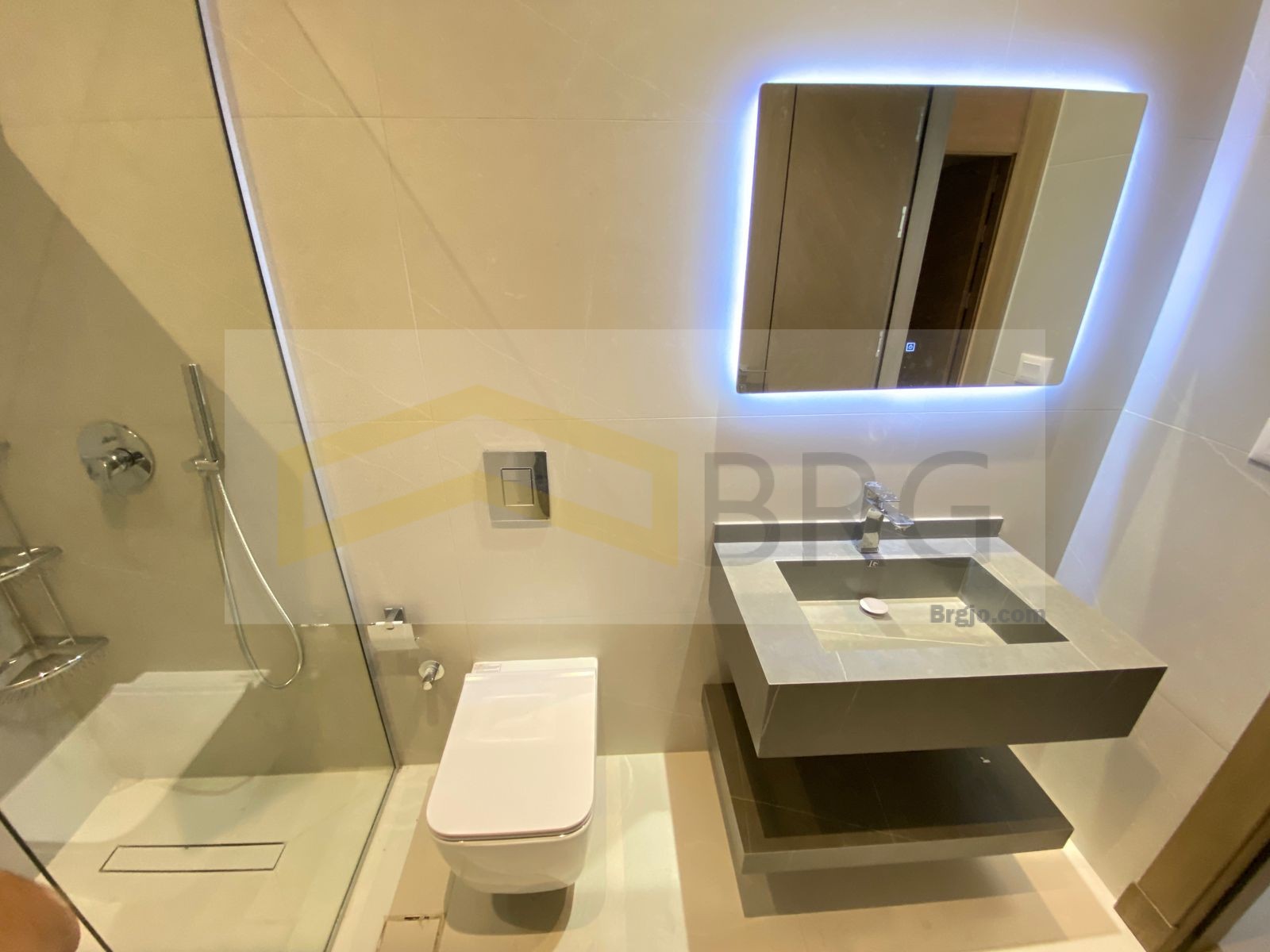 373fb7d3-b982-45ed-bf02-4b569667c0b6