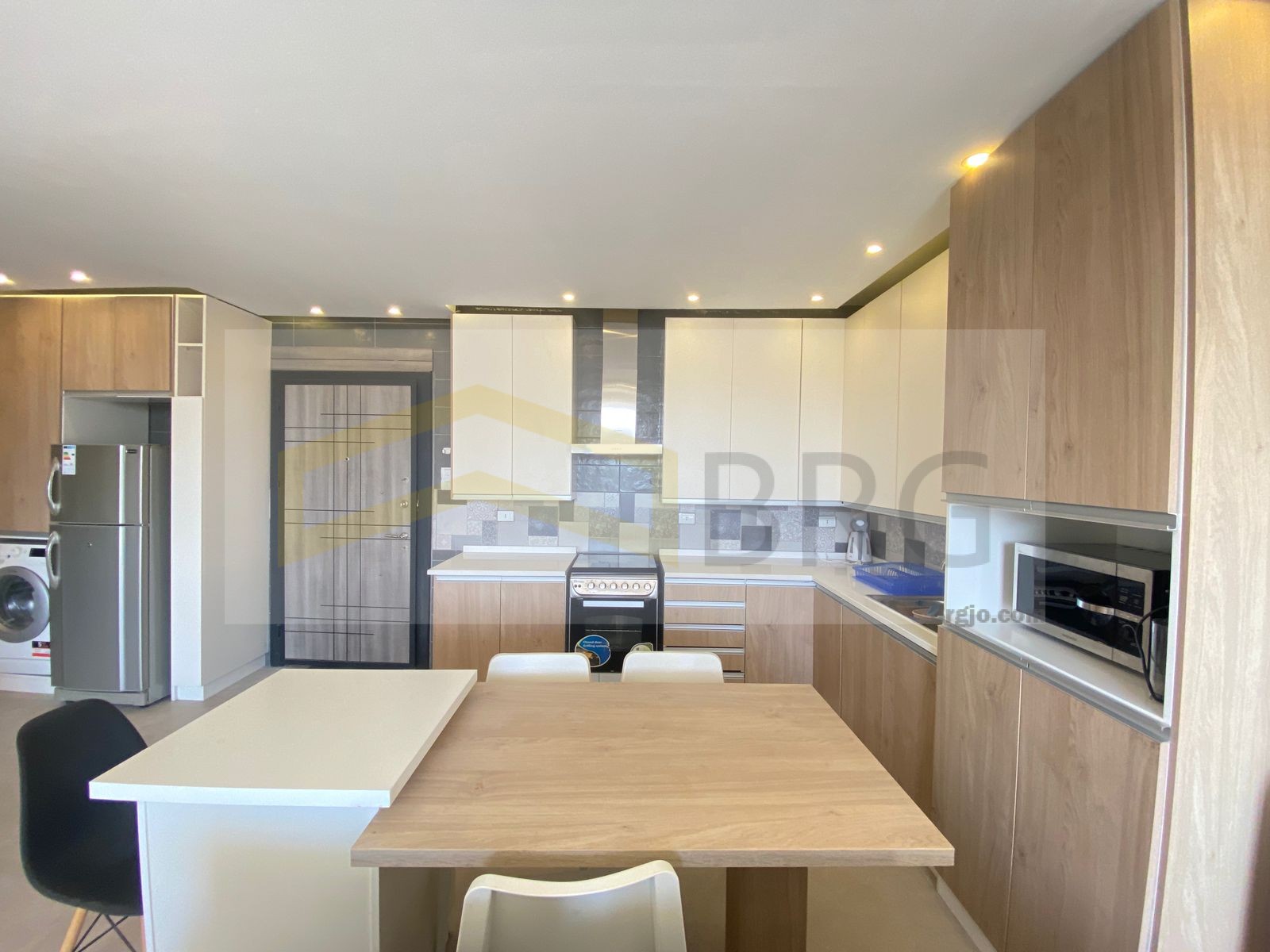 555efbcb-f0ab-4e75-8929-61e131c4d9f2