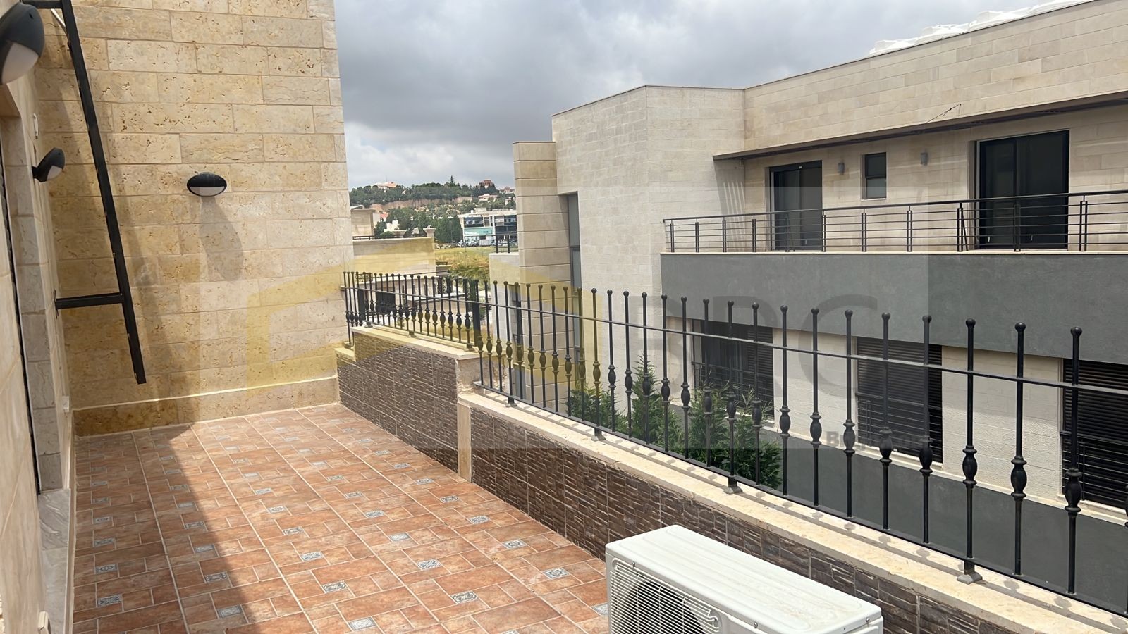 5b36f037-09bd-42ae-a088-e9d3d4753174