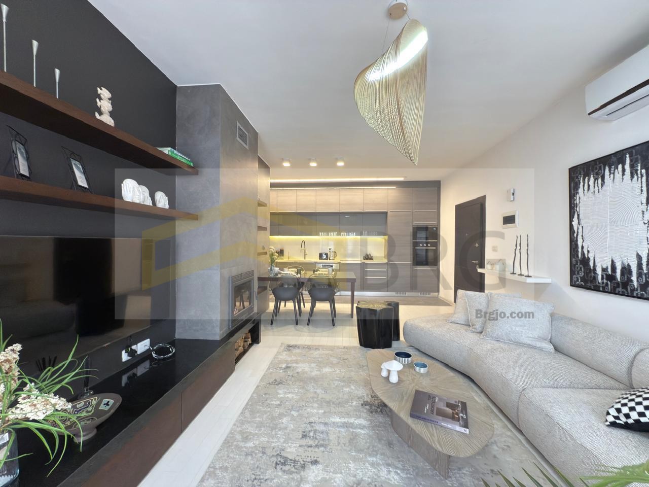 61233e34-3a1d-4e25-bb9c-6e78bc13e8f0