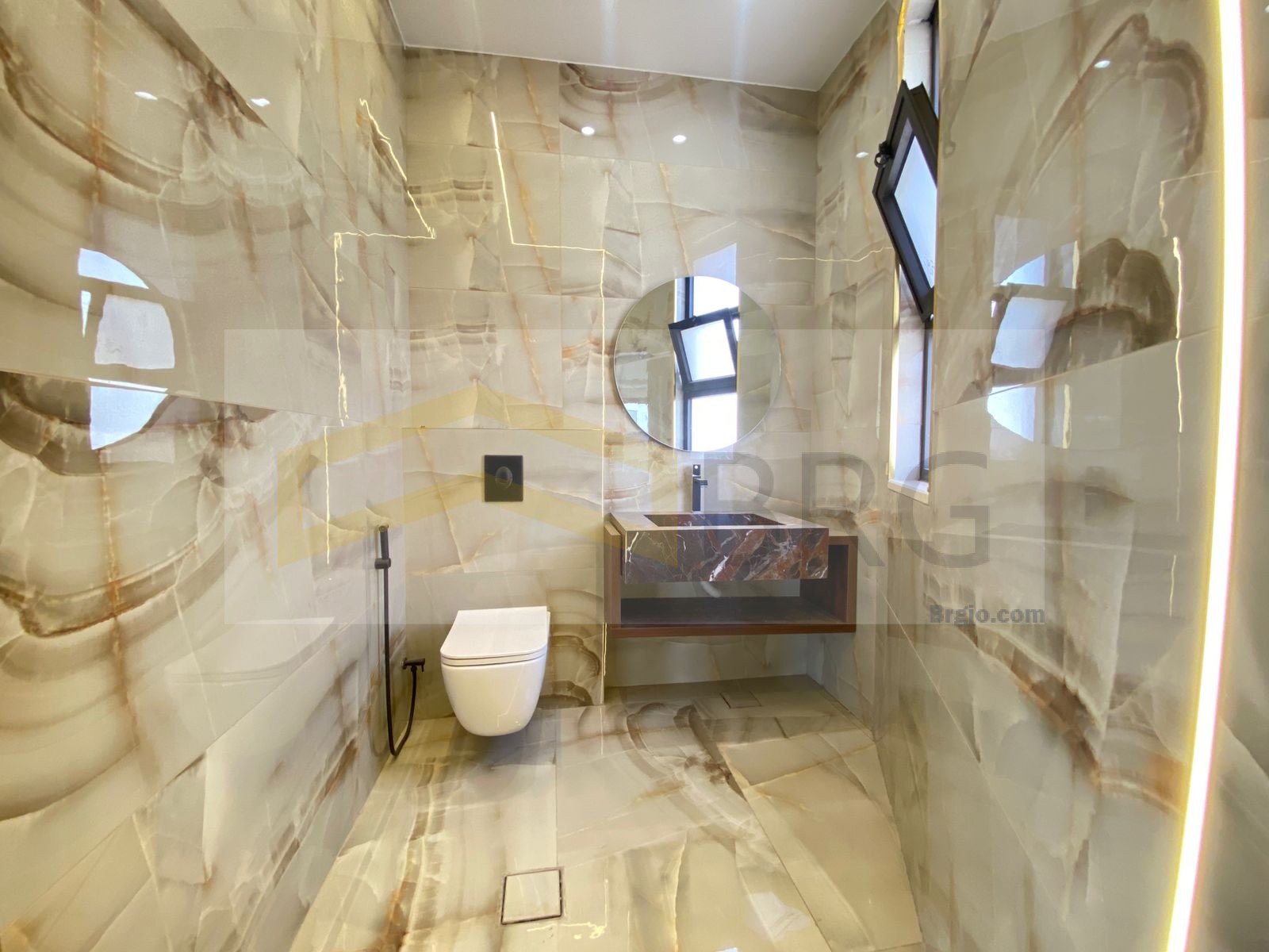 6acbe75d-c245-4e9d-af1a-5eccf466b9c1