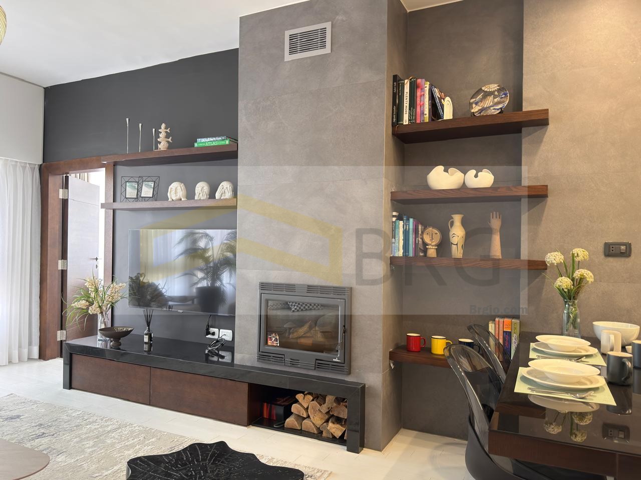 6d291c93-94ce-44ef-8127-0002fb885f94