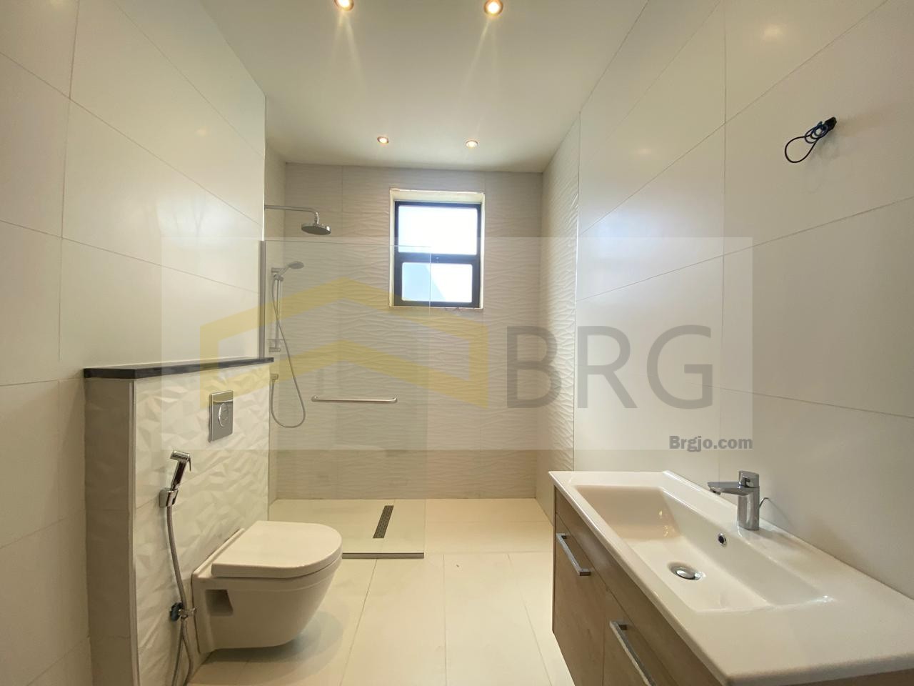 74dc6837-f9aa-4b72-bbc3-a724195a94ed