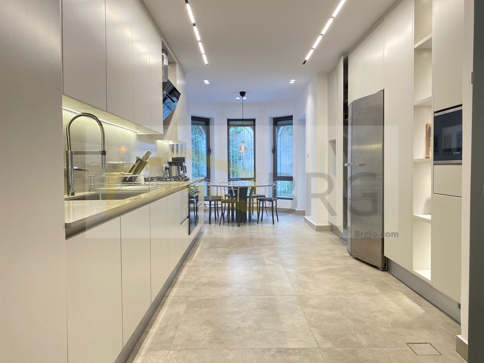 7a82d8fb-5192-46f0-9ea6-2759e07f8ed4