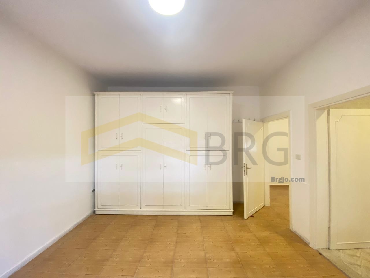 8f298b27-0a06-4ab0-be8d-b7132ee7987a