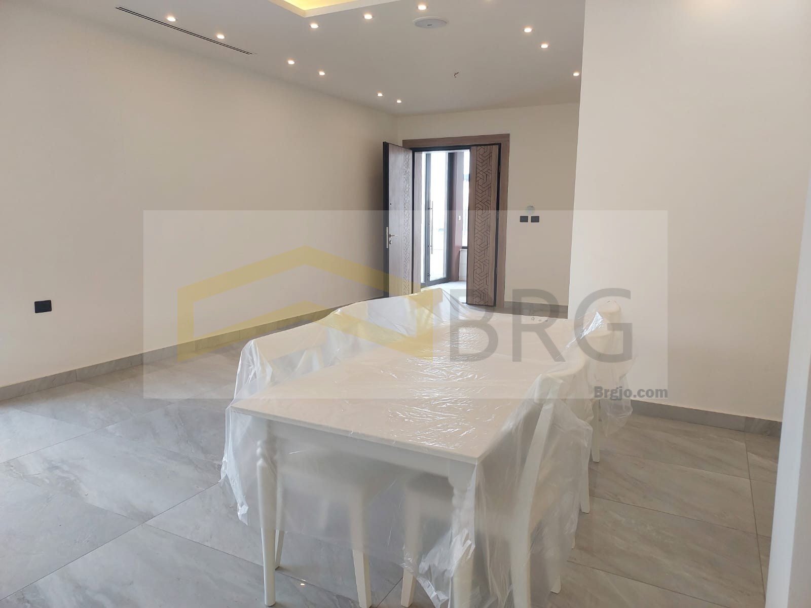 9877dd31-0905-41f1-be79-1367e8e98570