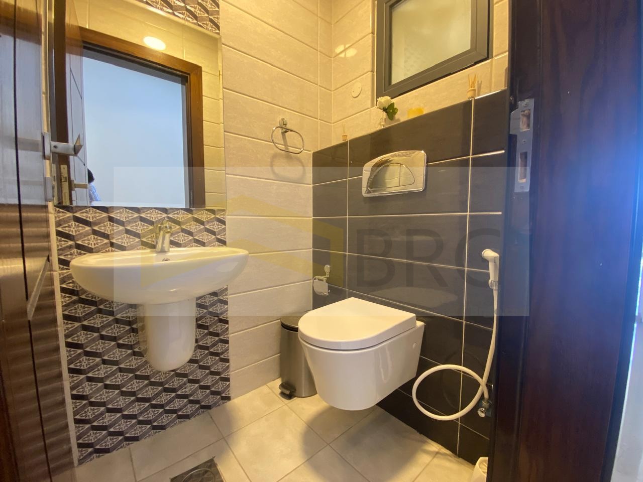 b16574ae-abf3-4c04-9291-329771890b37