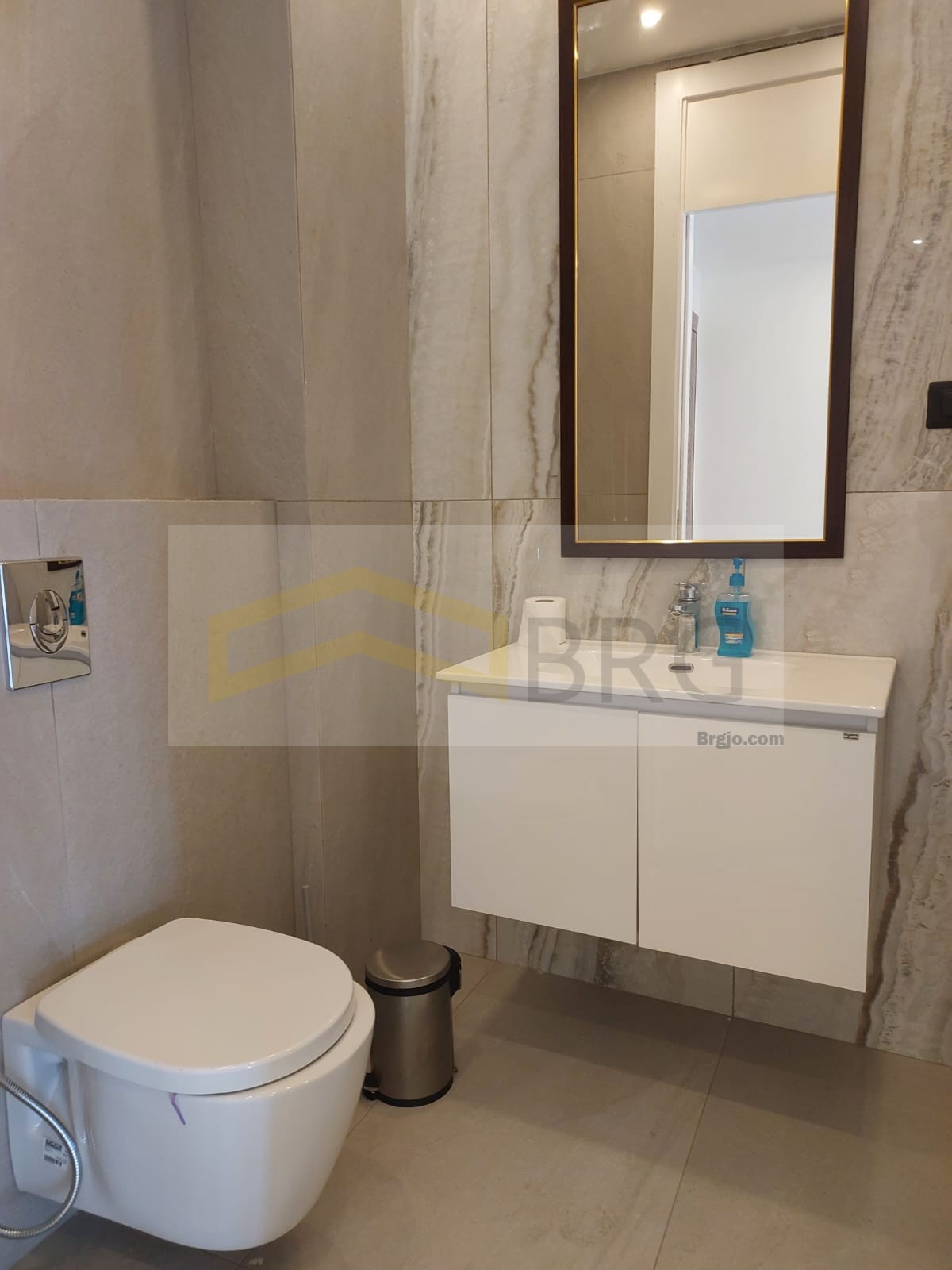 c34079db-ad4b-4ef5-8048-79207387c288