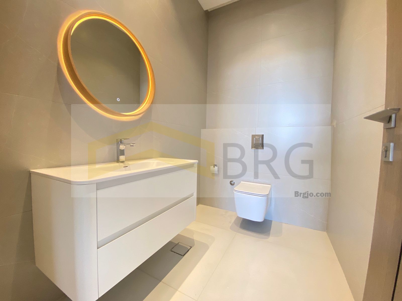 c55f5bbf-6f3a-4ec9-b624-3bf64d336fff