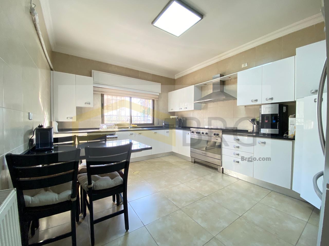 e54f352e-69a8-4dbf-a57e-c109f89e6114