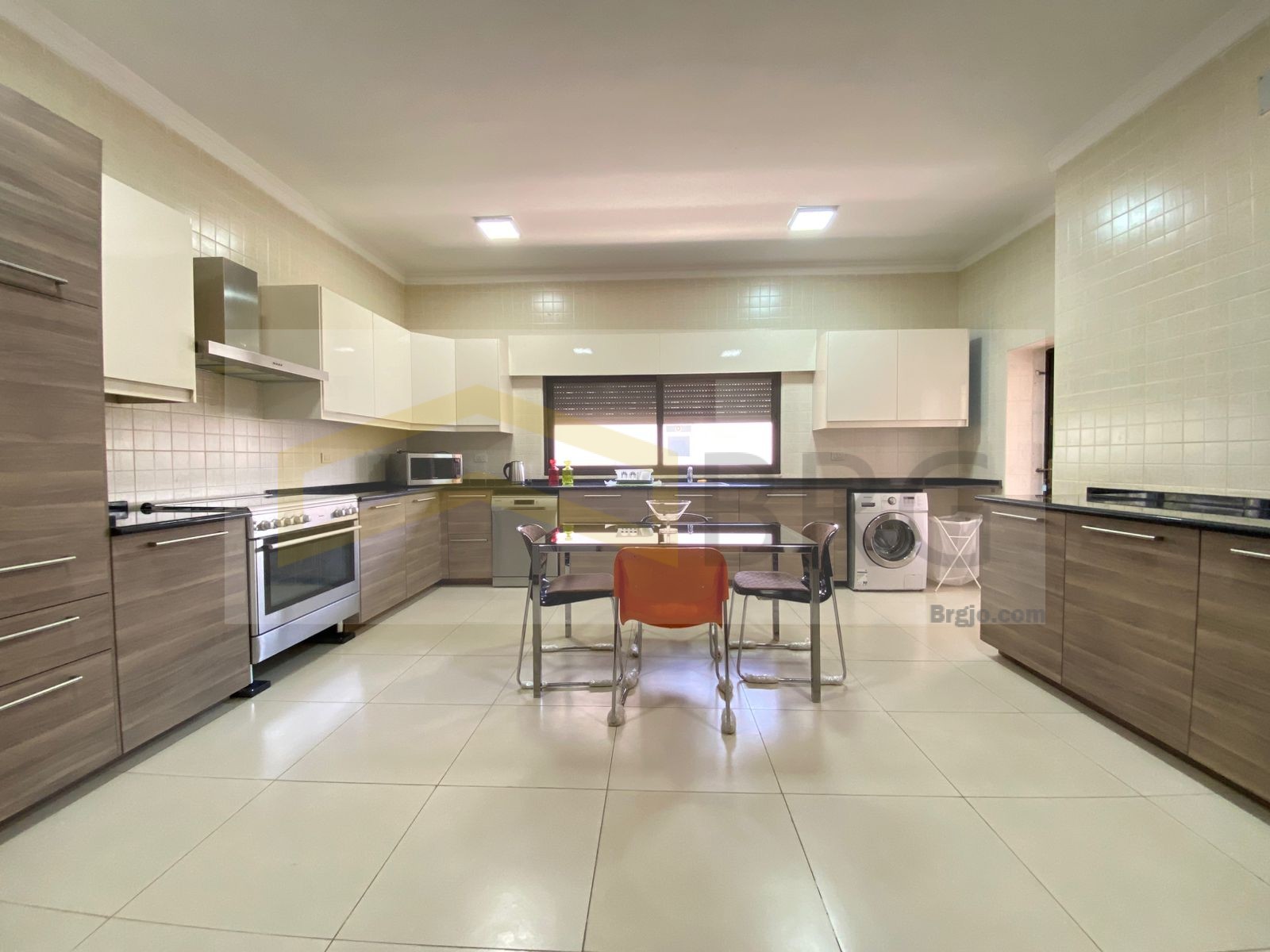 e962679b-932d-4c3d-8230-87fe255854cd