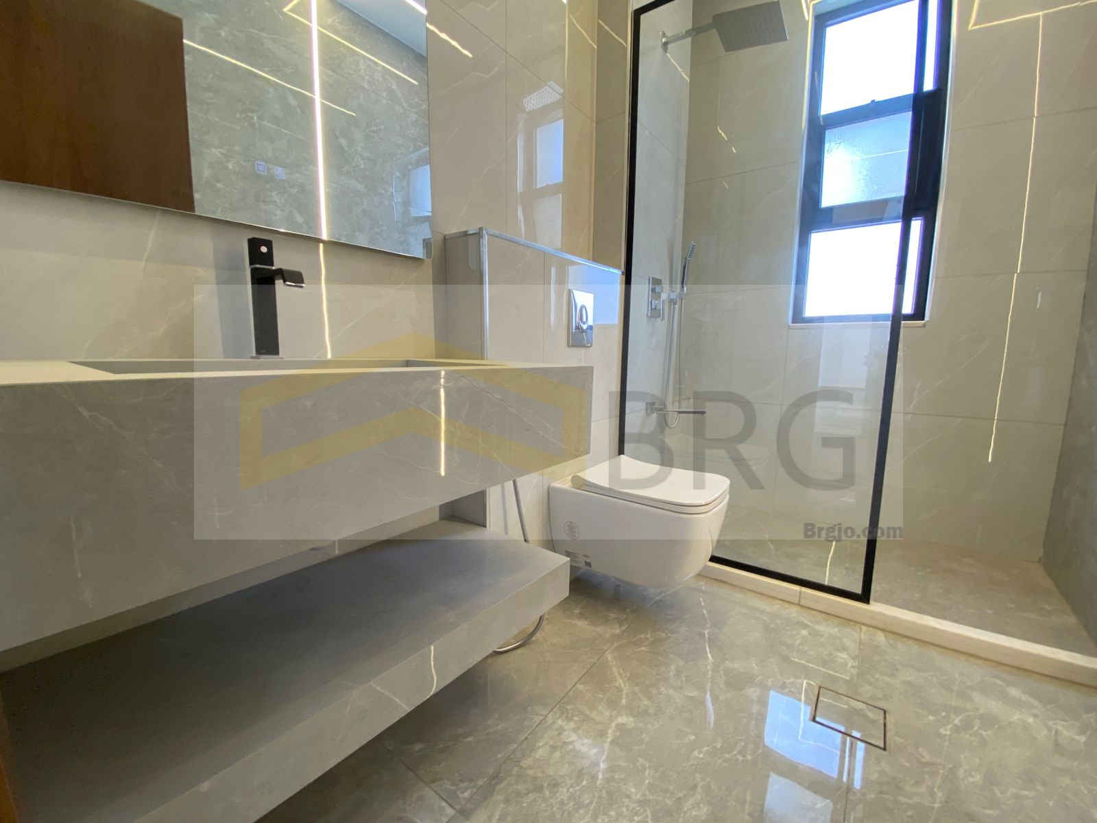 ee5dbca3-a845-400d-986c-26c98429cfeb