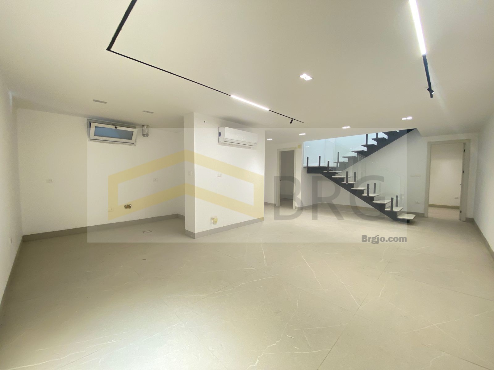 ee7b4bac-c840-48aa-a3ed-fd3ff9a2102f