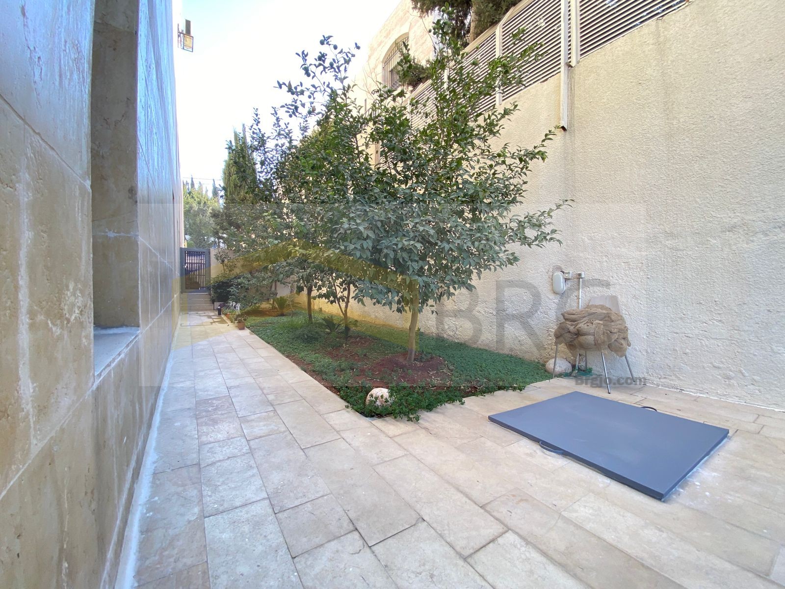 10bbfdfb-c508-435a-a9ba-bf929412ba89