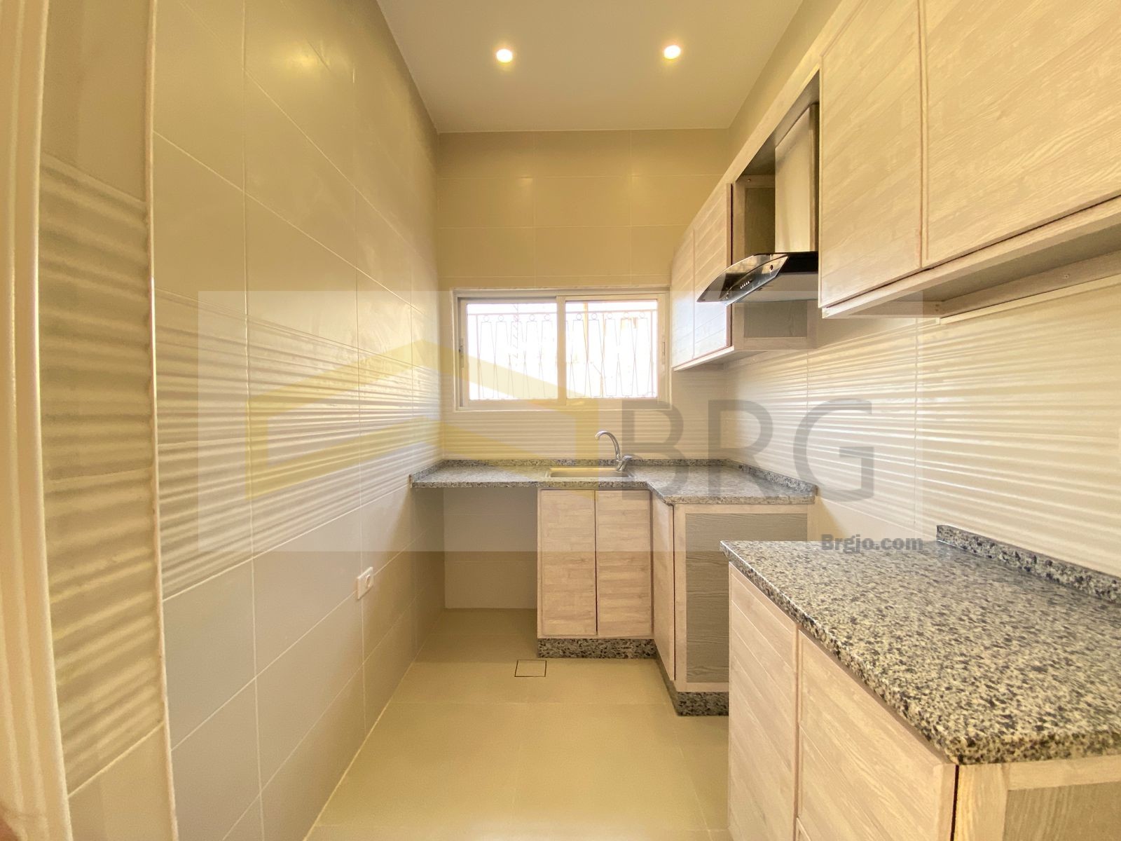 175aa368-214b-4b53-84f9-33af66adc8e1