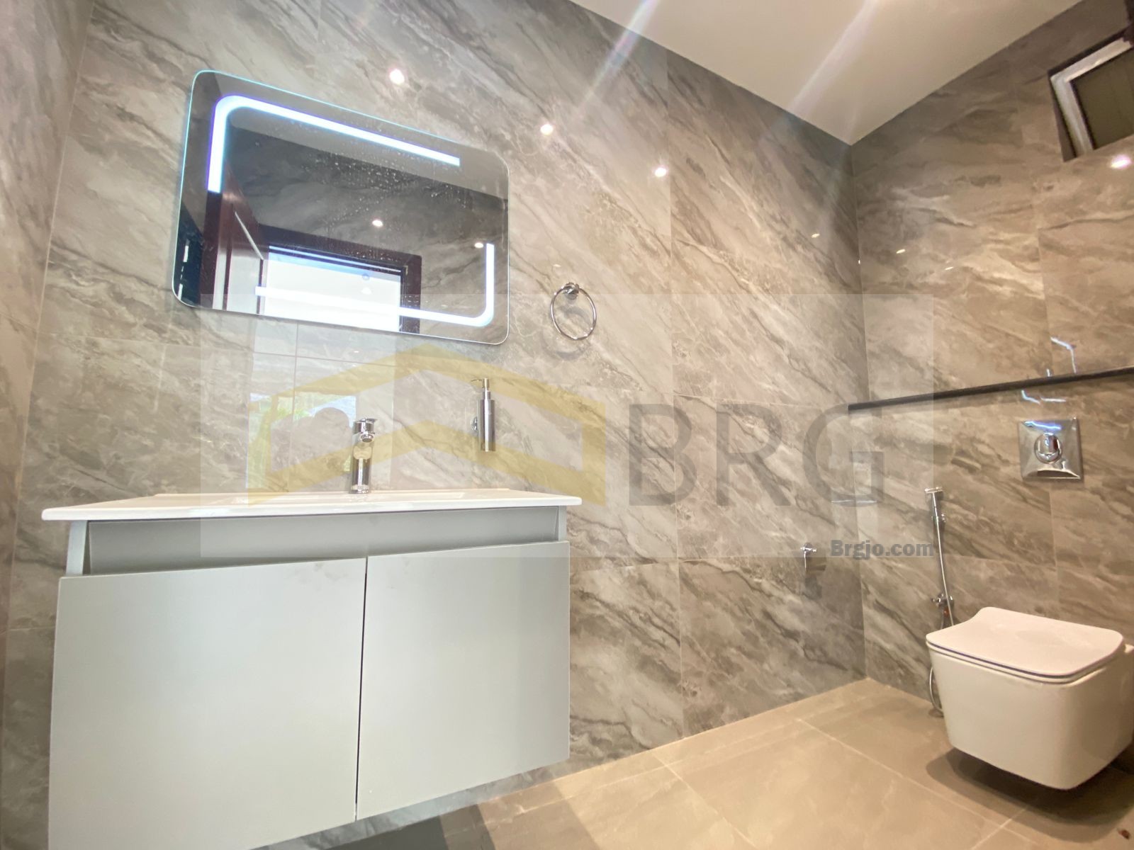 18c71622-b827-4e72-8a74-c1bfdcb4ac8f