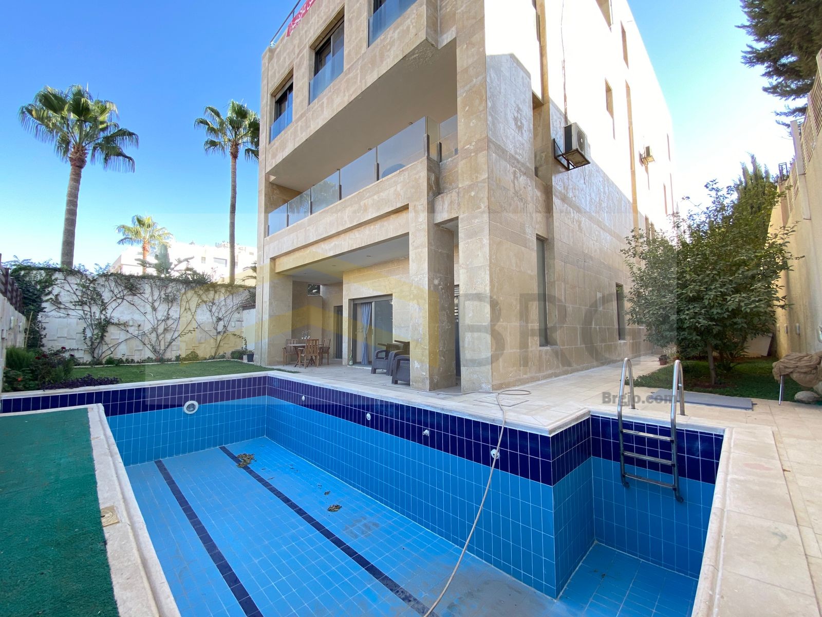 1f75df66-2c64-4256-9402-852b1a40f334