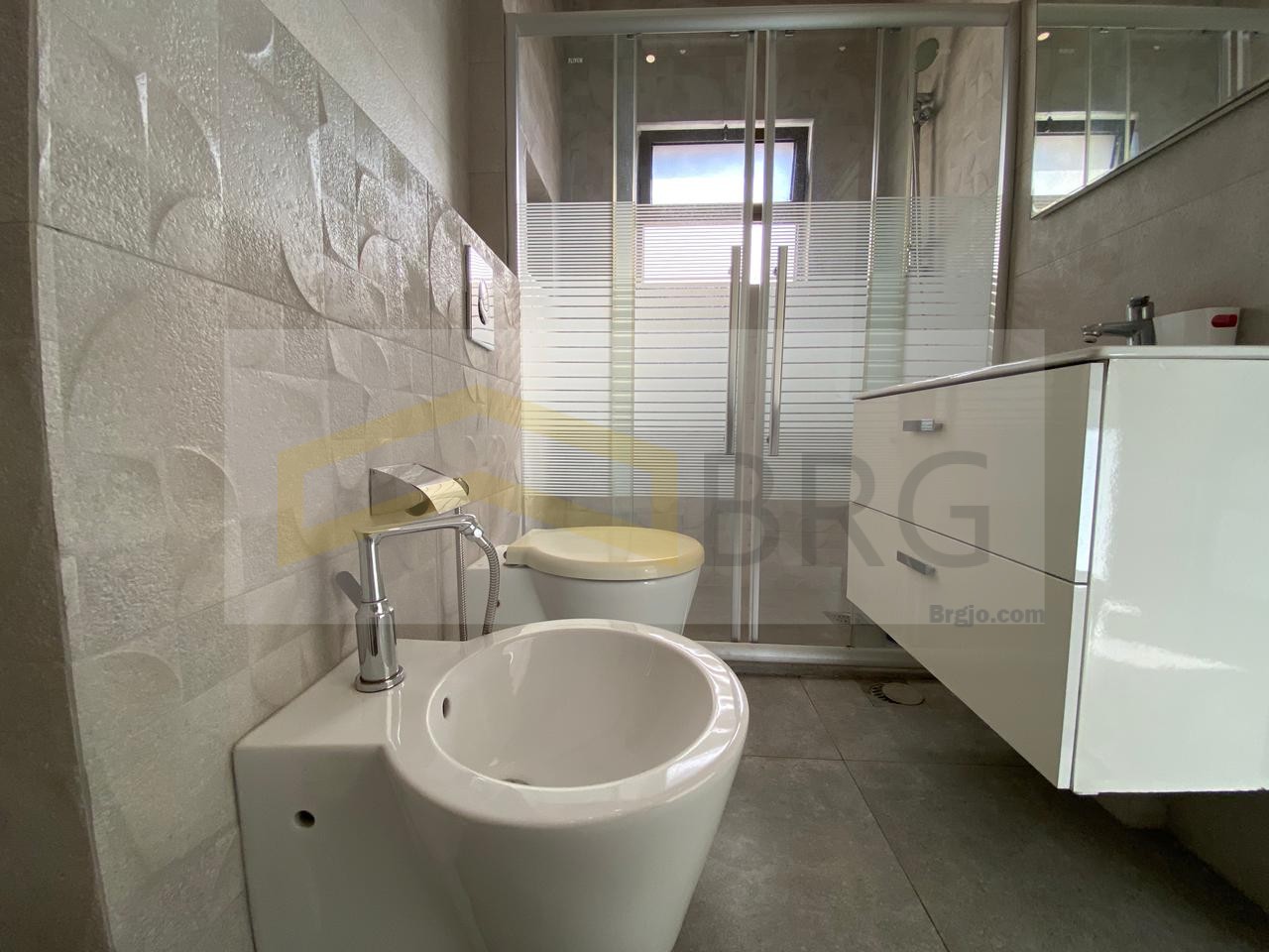 20e9232a-f52e-4d90-b18e-65e6e07844ef