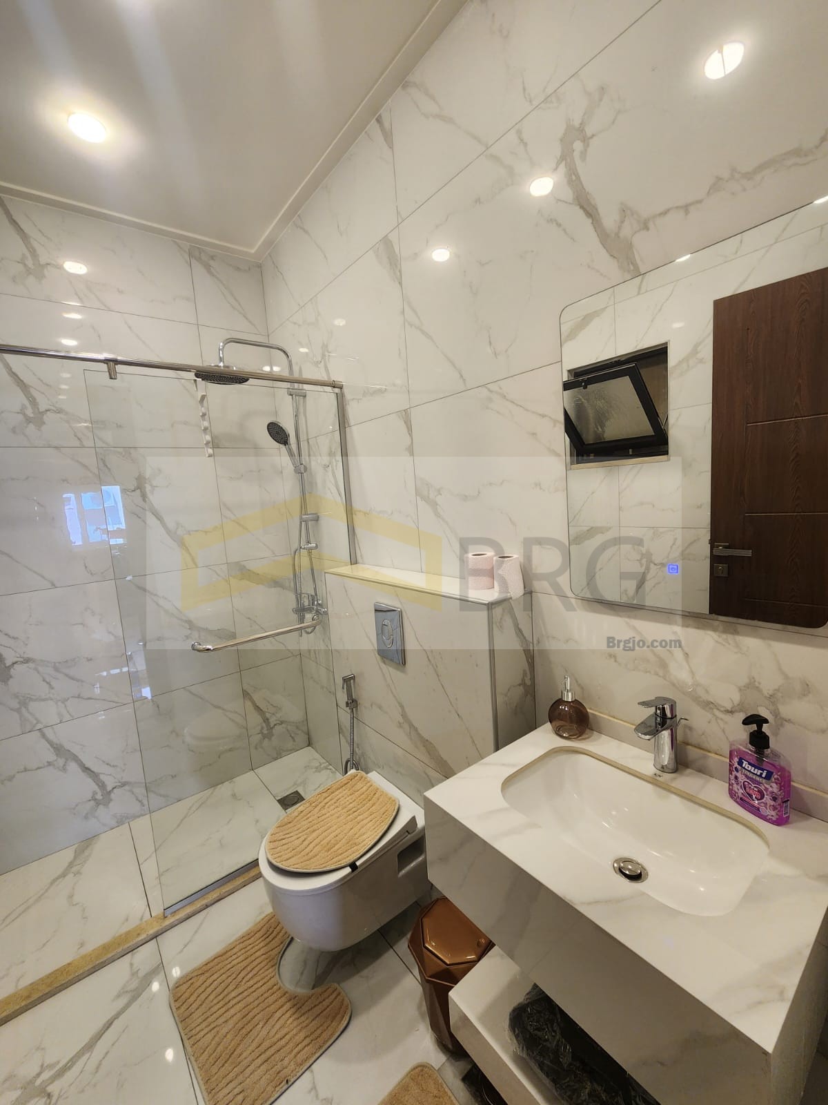 29aae369-0b46-4e6a-8c8b-e462d1679307