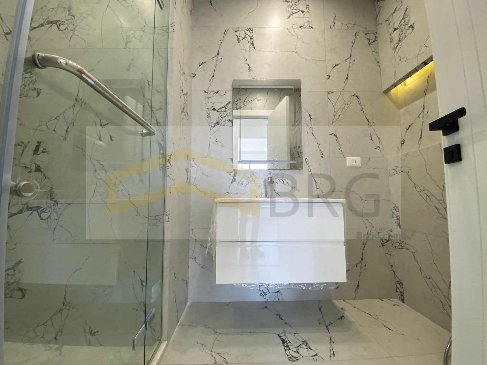 2e5e2b18-a530-458f-8e47-b1561e70ba7f