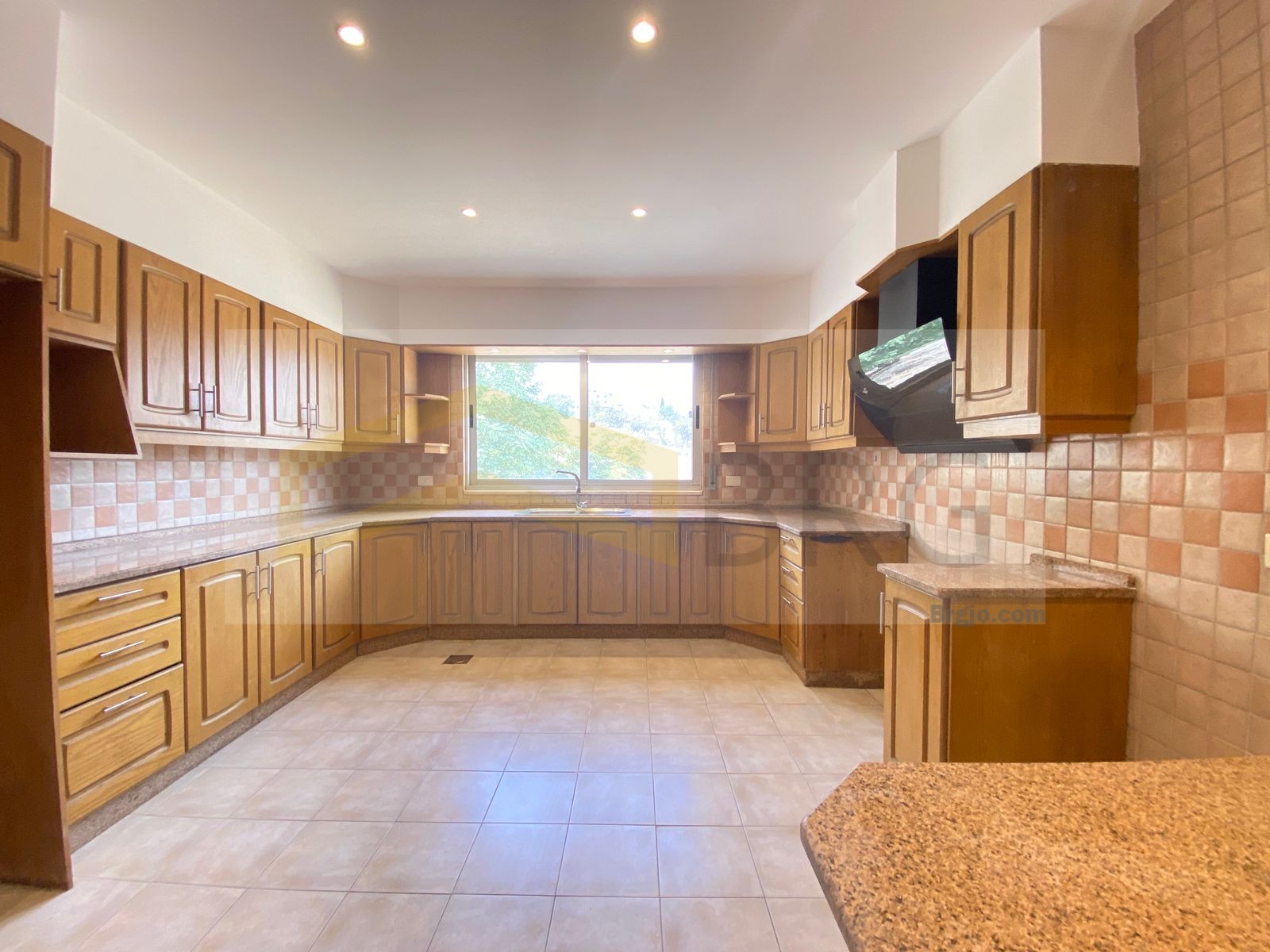 5a87f7ac-baa4-4446-9e0b-b592c4d8ec6e