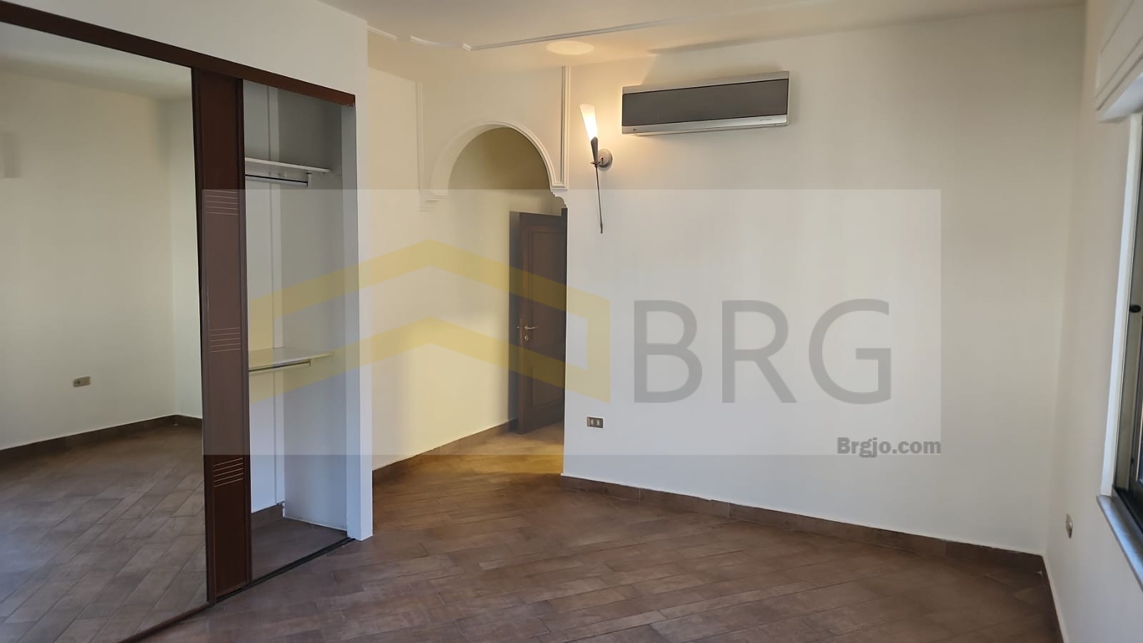 72b12500-bac5-4343-aa2f-287b2693d893