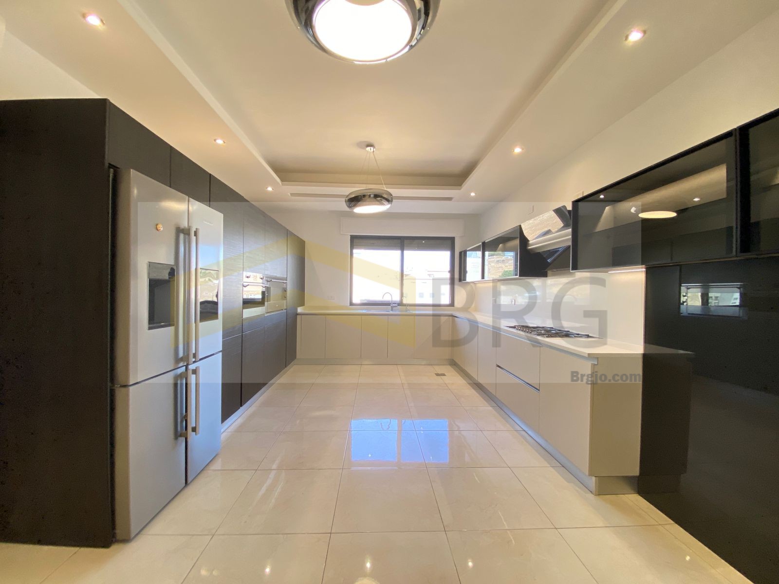 8a8efb16-9f3a-4921-a493-90c4e80c2dff