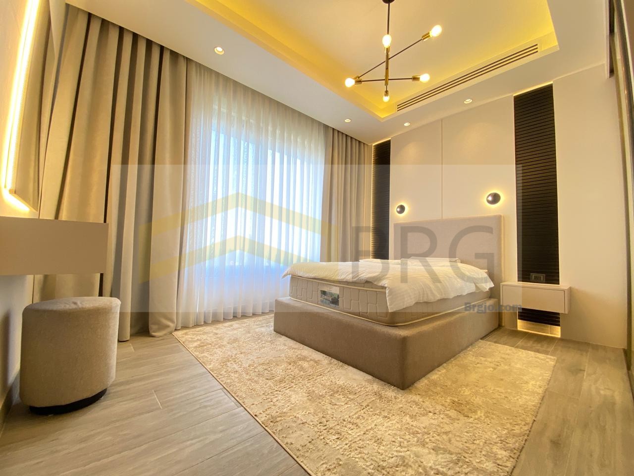 90b3e481-2dd5-41a9-b1b8-6f3689317371