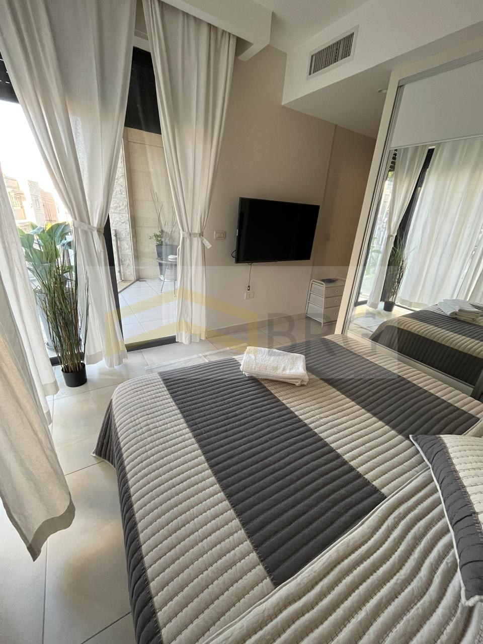 WhatsApp Image 2025-10-09 at 12.09.20 PM (3)