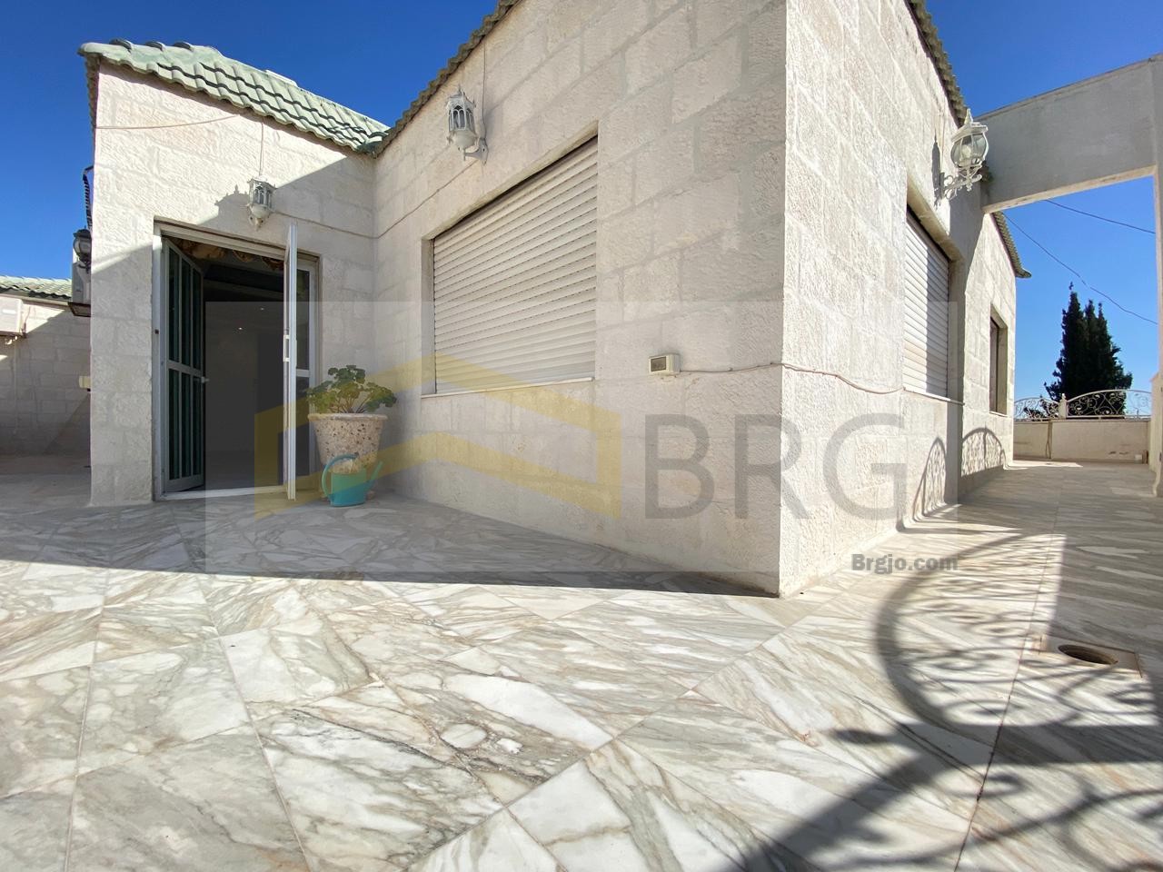 b55b0034-fb6a-4989-808d-36dccb319760