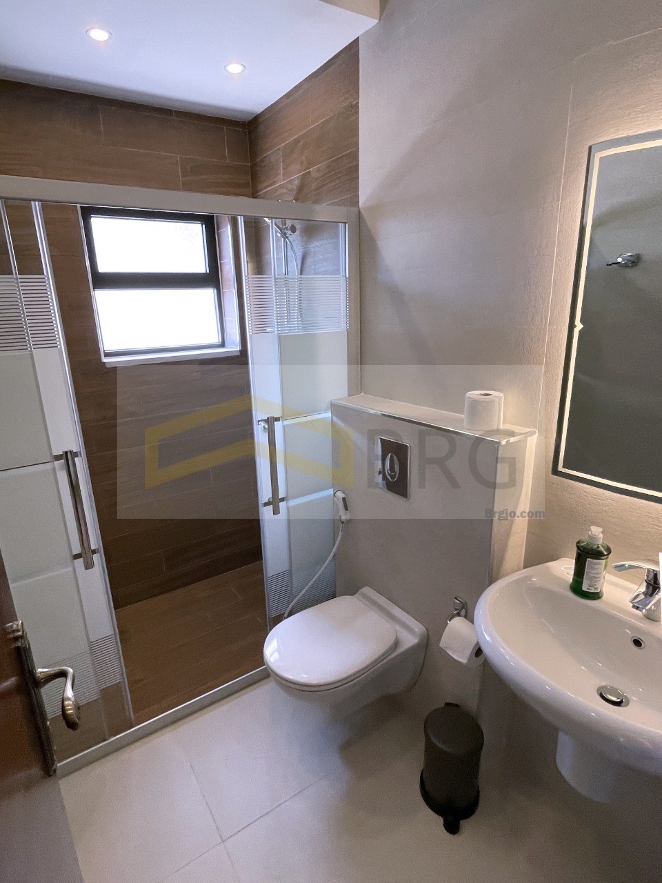 becdc3ab-55b4-4216-99c7-c7d8f1004515 (1)