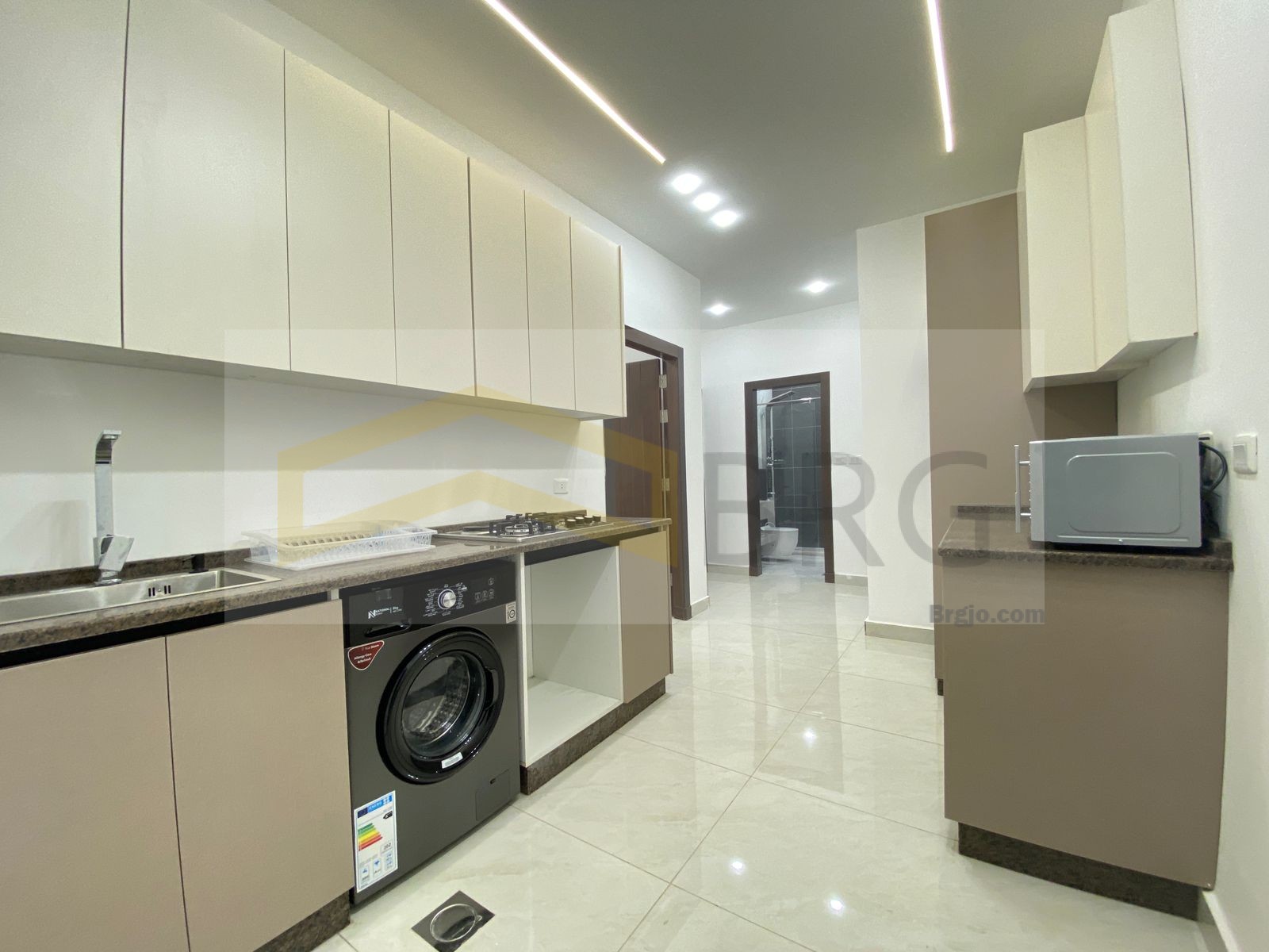 c1161e02-1b3f-4a41-a182-53411e603ea7