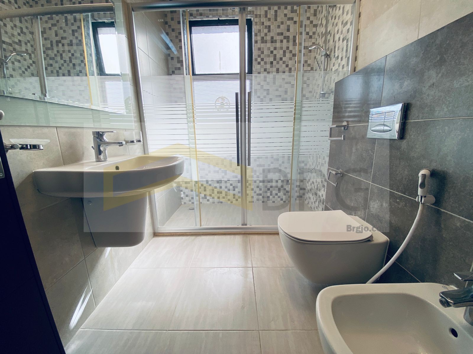 c4976e7b-5711-4b99-8afd-5081de616491